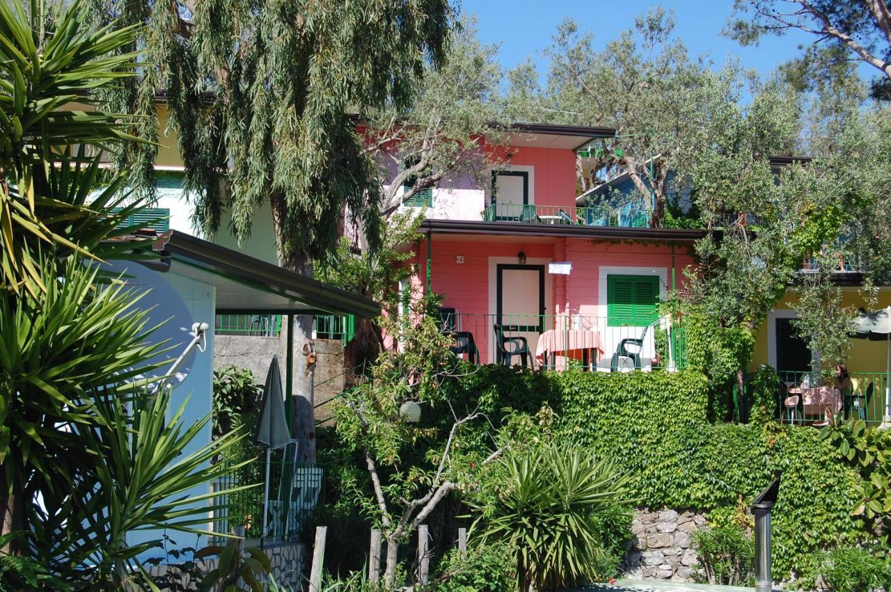 نيرانو Marina Del Cantone Chalet المظهر الخارجي الصورة